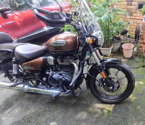 ROYAL ENFIELD METEOR 350 SUPERNOVA ROYAL ENFIELD METEOR 350 SUPERNOVA